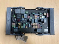 2007-2009 Chevy Silverado 1500 Engine Fuse Box OEM picture