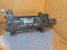 Parker 03.25 D2ANUS14 5.250 NJ2-PD-US-2.062 Pneumatic CYLINDER Trunion picture