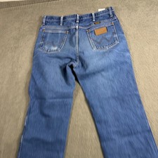 Wrangler 936PWD Cowboy Cut Slim Fit Blue Jeans Mens 33x32 Medium Wash Denim picture