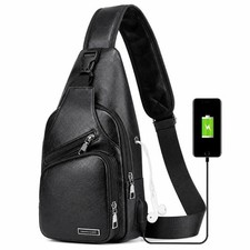 Mochila bandolera negra para hombre con puerto de carga USB. picture