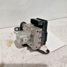 2016-2018 Honda HR-V ABS Anti-Lock Brake Pump Control Module Actuator Assembly picture