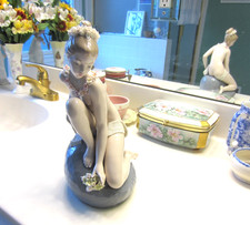LLADRO ROCK NYMPH  #1601 RETIRED. Rare. Beautiful Condition. Retired picture