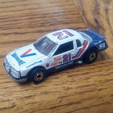 1982 Hot Wheels Thunderbird Stocker Valvoline Hot Ones Vintage Gold Hubs Nice picture