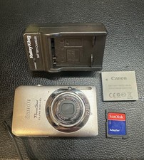 Canon PowerShot ELPH 100 HS Gray 12.1MP Digital Camera Bundle - Tested & Working picture