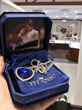 Collectors Edition Box, Heart of the Ocean Necklace, Titanic Hollywood Movie picture