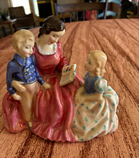 Royal Doulton Bedtime Story HN 2069 Porcelain Figurine Woman Mid 20th C picture