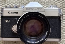 CANON Pellix QL 35 mm Camera/Case picture