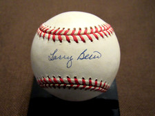 LARRY YOGI BERRA NEW YORK YANKEES HOF SIGNED AUTO VINTAGE OAL BASEBALL JSA picture