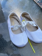 Dream Pairs girls Mary Jane flat lightweight slip on shoes. White. Size 8 picture