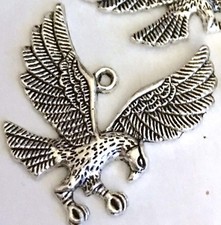 4 Antique Silver Pewter Eagle Flying Hawk Birds Charms Pendants 35mm picture