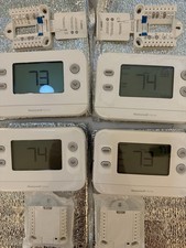 Lot of 4 Honeywell Home RTH11B X1N Non-Programmable Thermostats 4 Units Included picture