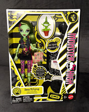 Mattel Monster High Venus McFlytrap Boo-riginal Creeproduction Doll Stand 11