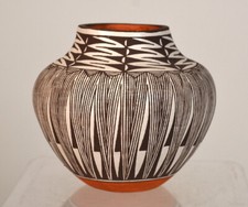Fine Acoma small Olla by Marianna Patricio Juanico picture