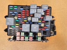 2006-2007 Chevy Silverado 1500 2500 Pickup Engine Fuse Box Assembly OEM 6-7 picture