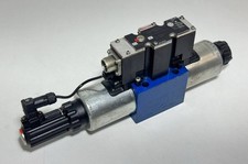 Bosch Rexroth 4WREE 10 V50-22/G24K31/F1V 4/3 Proportional Directional Valve picture