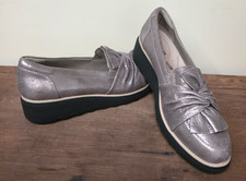 NEW Clarks Sharon Dasher Loafer Shoes Womens 9M Metallic Pewter Suede Comfort picture