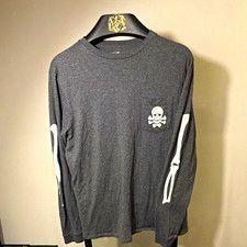 Vineyard Vines Men’s M Gray Long Sleeve Crew Neck  Whale Skull Skeleton picture