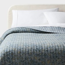 Printed Floral Gauze Reversible Quilt - Threshold picture