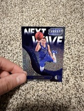 2018-19 Panini Threads - Next Wave Luka Dončić #3 Dazzle (RC) picture