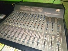 Peavey XR-1200C Powered Mixing Console 12-Channel XLR In Graphic EQ picture