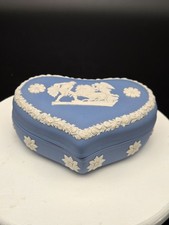 VINTAGE WEDGWOOD BLUE JASPERWARE HEART SHAPED TRINKET BOX picture
