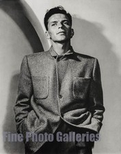 1944/76 Vintage FRANK SINATRA Singer By PHILIPPE HALSMAN Duotone Photo On 16x20 picture