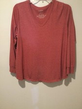 TORRID WOMENS CLASSIC FIT LONG SLEEVE V-NECK T-SHIRT    SIZE 2 (18-20)  HIBISCUS picture