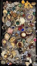Vintage 1.7 LB Large Lot of Single Mainly Clip On Earrings Some Signed picture