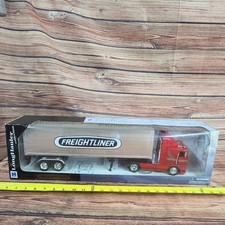 New Ray 1/32 scale Freightliner Longhauler cabover semi and enclosed trailer Red picture