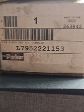 Parker Electric 1/4 3-Position Double Solenoid Conduit  #L7952221153 Max 150 Psi picture