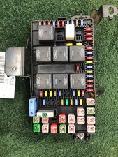 2003-2004 Ford F250 Super Duty 6.0L Engine Fuse Box Assembly OEM With Warranty picture