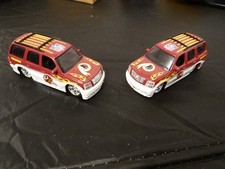 2 - Washington Redskins FLEER * 2004 CADILLAC ESCALADE  1:53 HOT WHEELS TYPE EUC picture