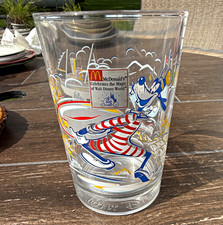 Vintage 1996 McDonald’s Walt Disney World 25th Anniversary Goofy Glass Disney picture