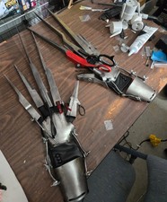 Edward Scissorhands gloves picture