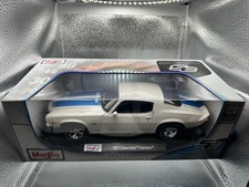 MAISTO 1:18 Model Special Edition 1971 Chevrolet Camaro ⬜ White / Blue Stripe 🟦 picture