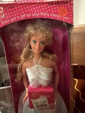 VINTAGE 1982 HAPPY BIRTHDAY BARBIE NRFB #1922 MATTEL SUPERSTAR ERA picture