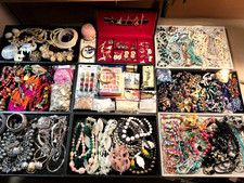 Mixed Vintage Modern Trinket Box Jewelry Wearable Neckleses Miscellaneous 14 lb picture