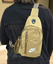 BNWT Nike Sling Bag Shoulder Bag picture