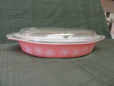 Vintage Pyrex 1-1/2 qt. Oval Pink Daisy Divided Dish Baker Casserole with Lid picture