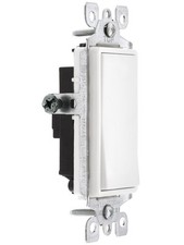 LEVITON 5601-2WH SINGLE POLE DECORA SWITCH (20 PACK) picture