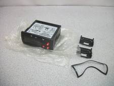 DWYER LOVE CONTROLS TEMPERATURE CONTROLLER TS2-XXXX NOB picture