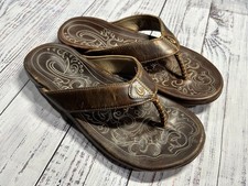 NEW Mens Olukai Sandals Sz 11 Mekila Flip Flops Brown Leather 2106 picture