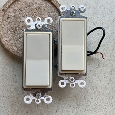 Lot of 2 Leviton Decora Ivory 3-Way Rocker Wall Switches 15A Tested Working picture