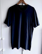 TravisMathew Men's Black Solid V-Neck Short Sleeve T-Shirt Size L Regular picture