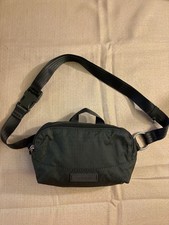 Athleta Excursion Mini Belt Bag green picture