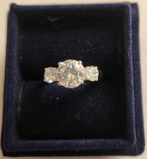 Gorgeous Diamond Alternative STAUER Platinum Fused 3-Stone Ring Size 7 picture