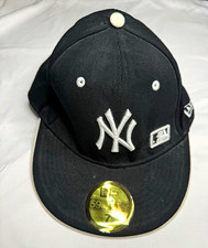 New Era 59FIFTY New York Yankees Fitted Baseball Cap Black/White Size 7 picture