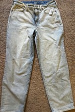 Old Navy Women's OG Straight Light Wash Light Blue Mid Rise 5-Pocket Jeans 4 picture