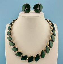 Vintage Lisner Necklace Earrings Set Gold Tone Hunter Green Thermoset Signed picture