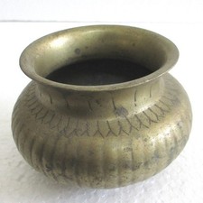 ANTIQUE ISLAMIC MUGHAL OR INDIAN BRASS POT FINE DESIGN 18c picture